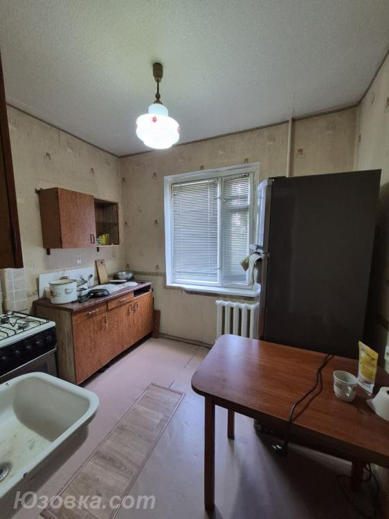 2-комн. квартира, 52 м², вторичка, 2/9 эт., ДОНЕЦК