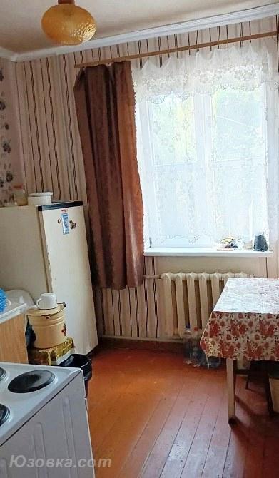 3-комн. квартира, 67 м², вторичка, 1/2 эт., ДОНЕЦК