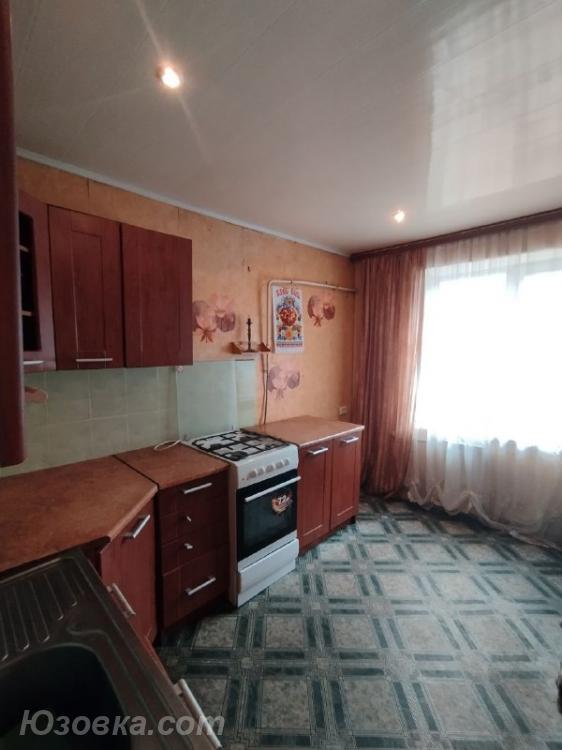 2-комн. квартира, 60 м², вторичка, 1/9 эт.