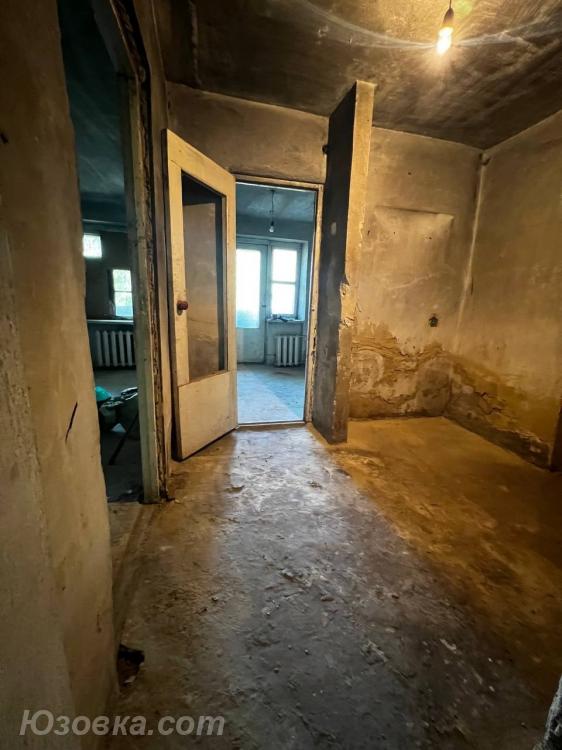 3-комн. квартира, 55 м², вторичка, 1/5 эт., ДОНЕЦК