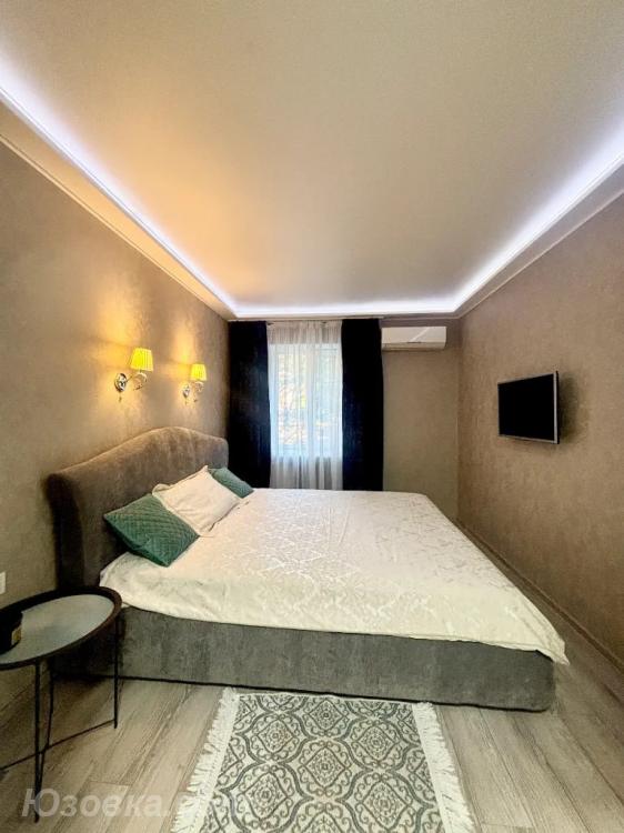 2-комн. квартира, 52м², с мебелью, 3/3 эт., ДОНЕЦК