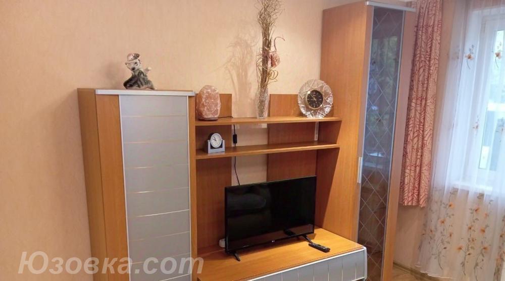 3-комн. квартира, 57м², с мебелью, 1/9 эт., ДОНЕЦК