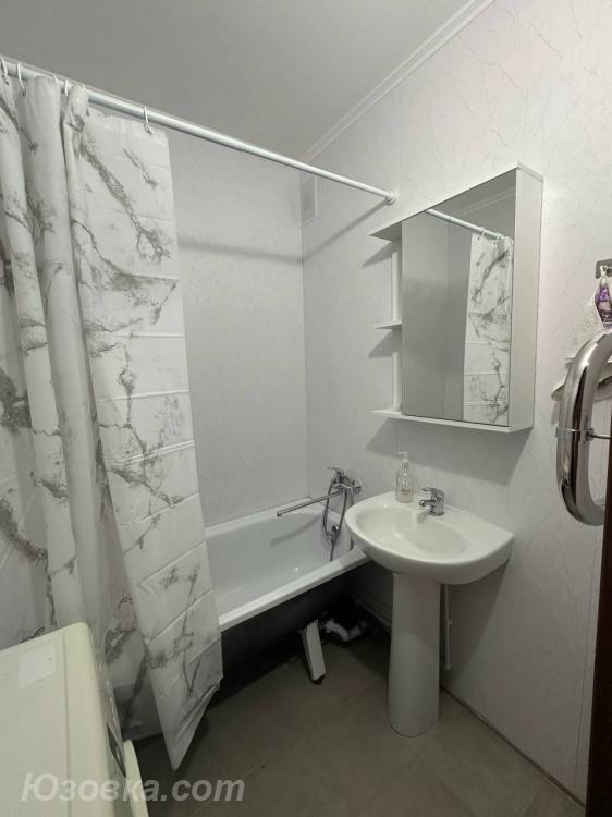2-комн. квартира, 64м², с мебелью, 1/9 эт., ДОНЕЦК