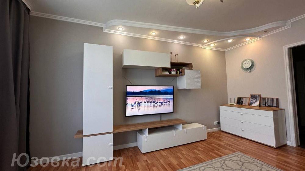 3-комн. квартира, 70 м², вторичка, 8/9 эт., ЛУГАНСК