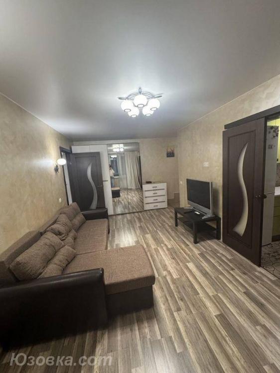 2-комн. квартира, 49м², с мебелью, 3/10 эт.