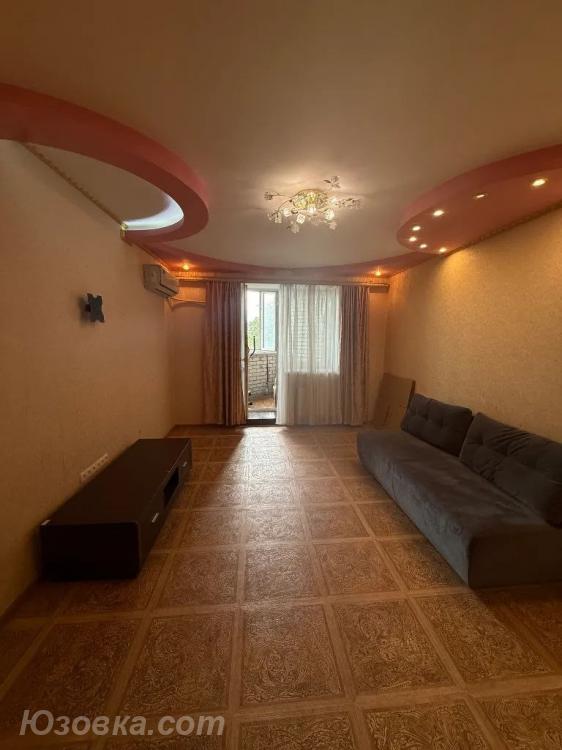 3-комн. квартира, 72м², с мебелью, 4/9 эт., ДОНЕЦК