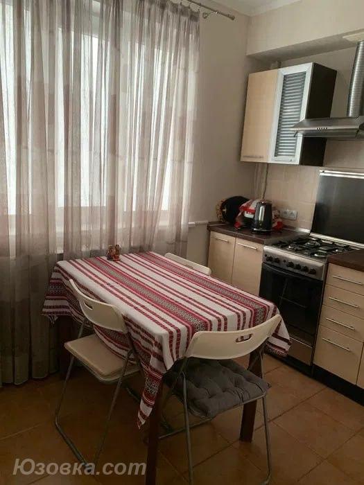 2-комн. квартира, 58м², с мебелью, 3/5 эт.