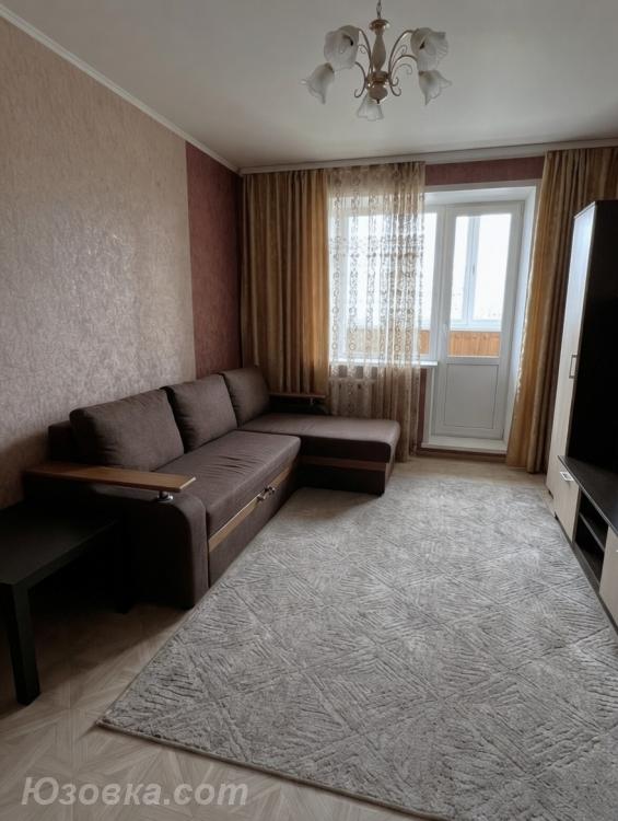 3-комн. квартира, 55м², с мебелью, 3/3 эт., ДОНЕЦК
