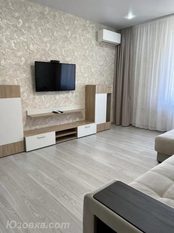 1-комн. квартира, 47м², с мебелью, 2/5 эт., ДОНЕЦК