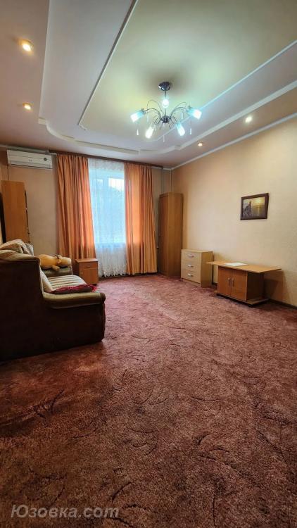 2-комн. квартира, 45 м², вторичка, 1/2 эт., Макеевка