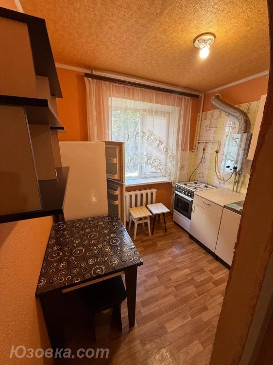 3-комн. квартира, 60 м², вторичка, 1/5 эт., ДОНЕЦК