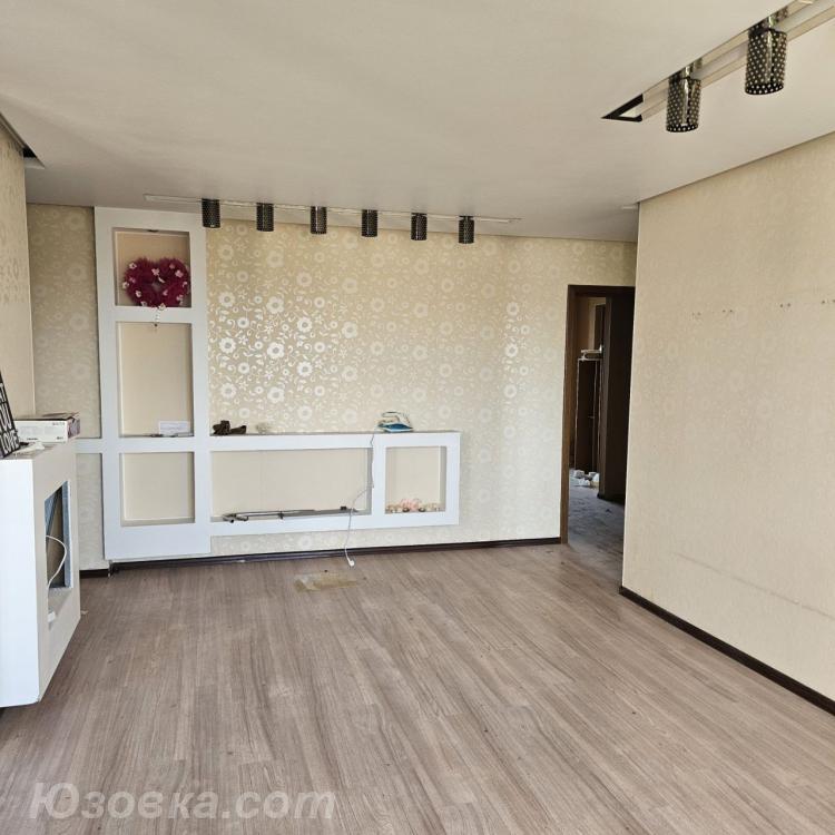 3-комн. квартира, 64 м², вторичка, 9/9 эт., Макеевка