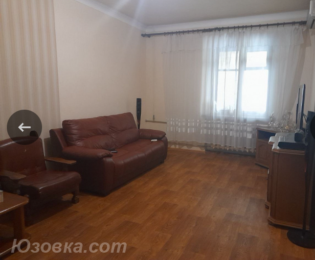 3-комн. квартира, 100м², с мебелью, 1/3 эт., ДОНЕЦК