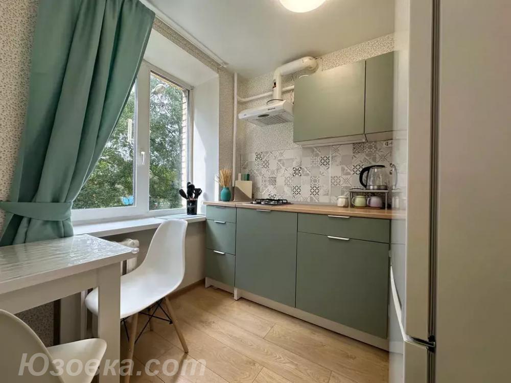 2-комн. квартира, 56м², с мебелью, 2/5 эт., ДОНЕЦК