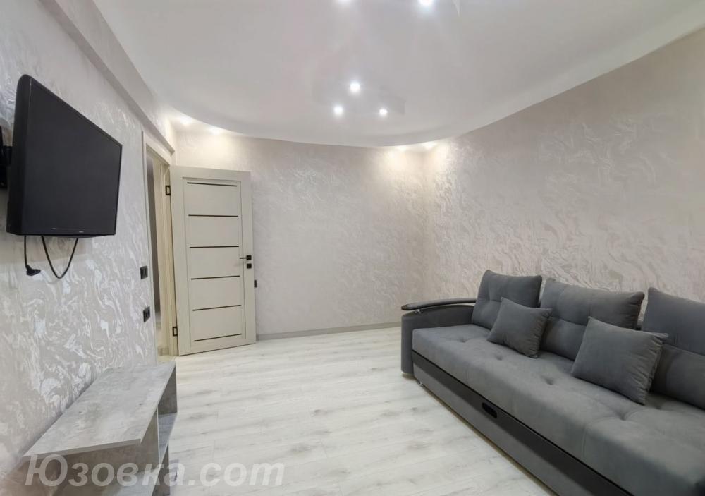 2-комн. квартира, 54м², с мебелью, 2/5 эт., ДОНЕЦК