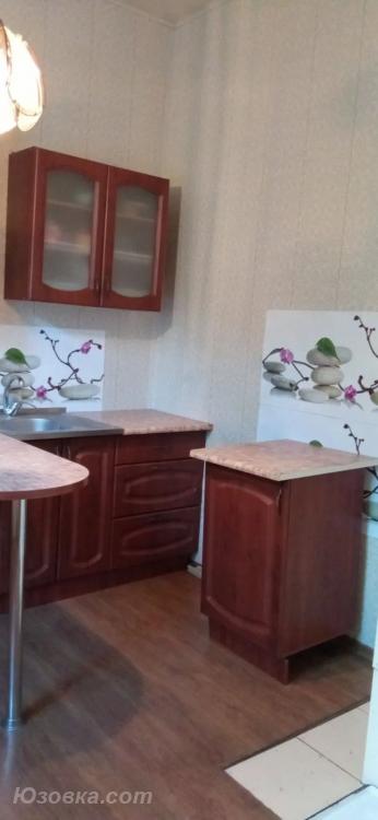 2-комн. квартира, 30 м², вторичка, 1/1 эт., ДОНЕЦК