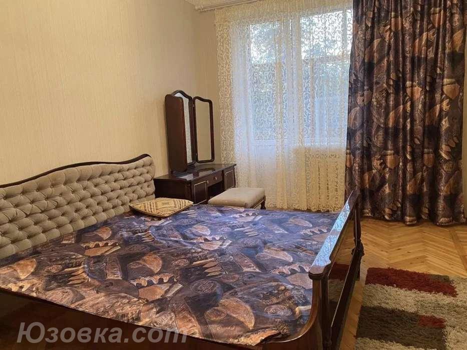 2-комн. квартира, 46м², с мебелью, 2/5 эт., ДОНЕЦК