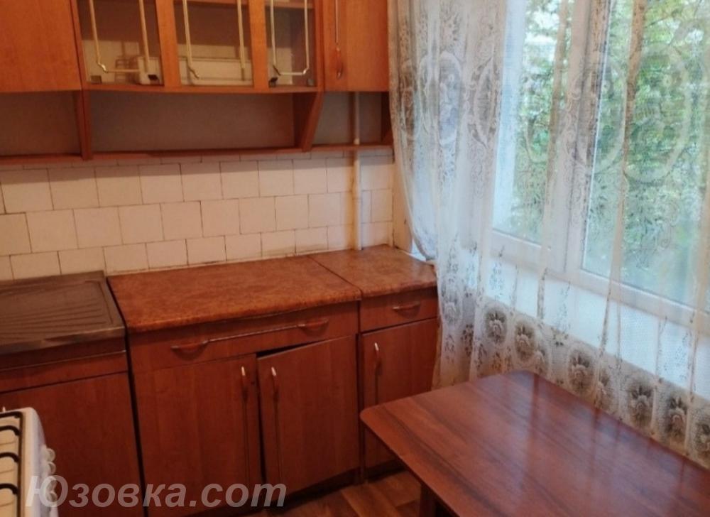 2-комн. квартира, 48 м², вторичка, 3/5 эт.