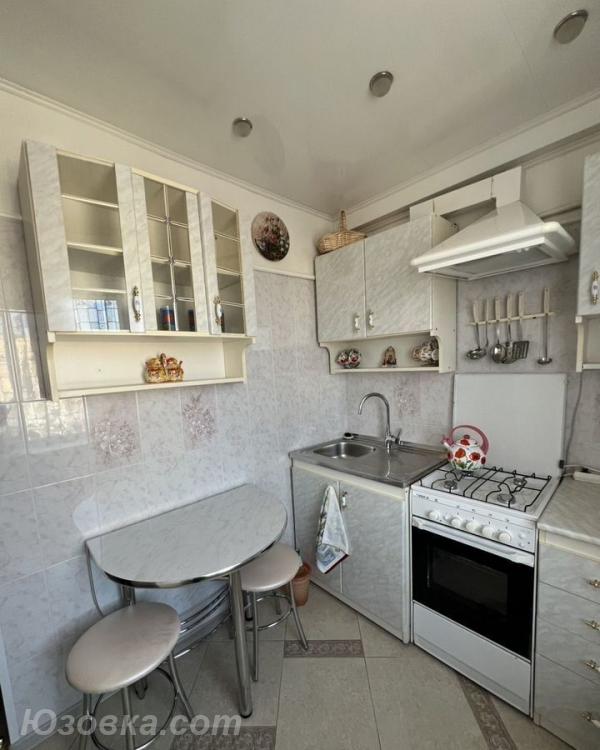 2-комн. квартира, 37м², с мебелью, 4/9 эт., ДОНЕЦК