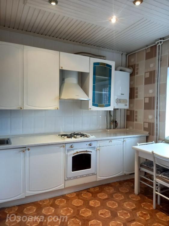 5-комн. квартира, 158 м², вторичка, 3/8 эт., Макеевка