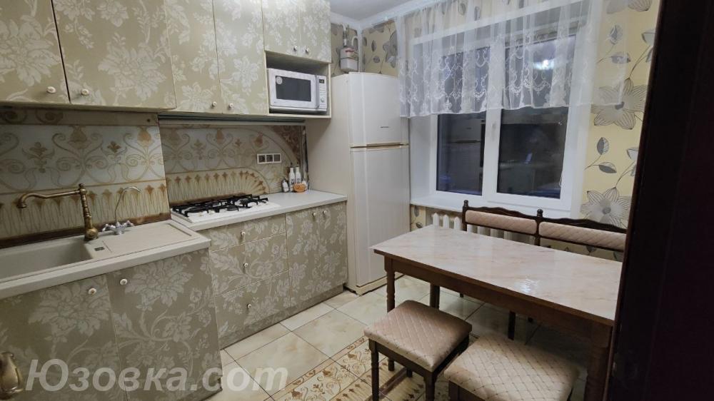 3-комн. квартира, 70м², с мебелью, 1/9 эт.
