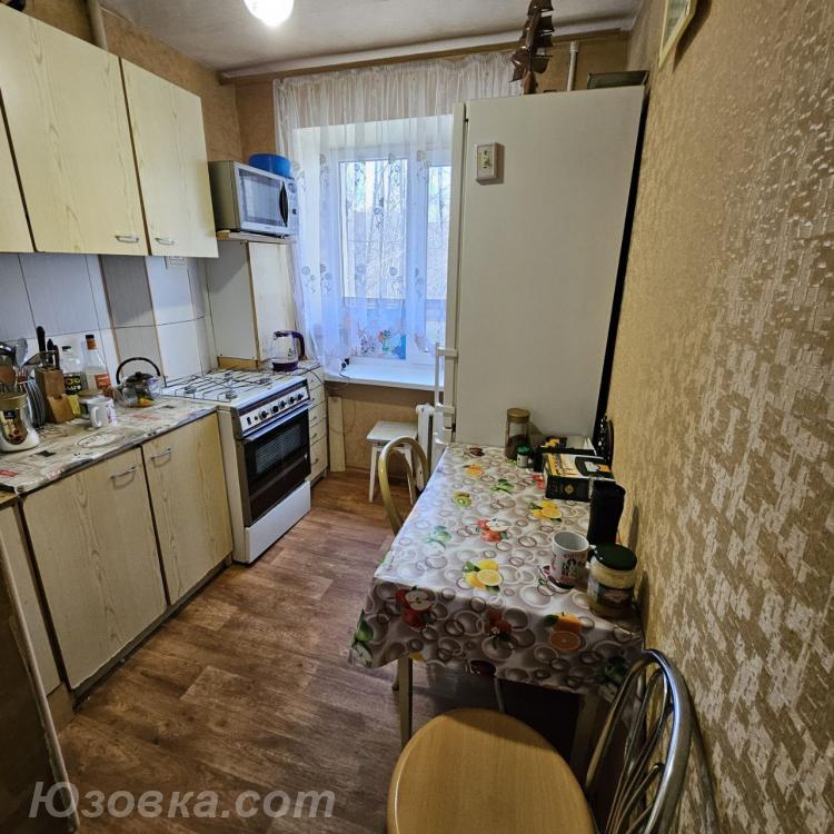 3-комн. квартира, 65 м², вторичка, 1/9 эт.