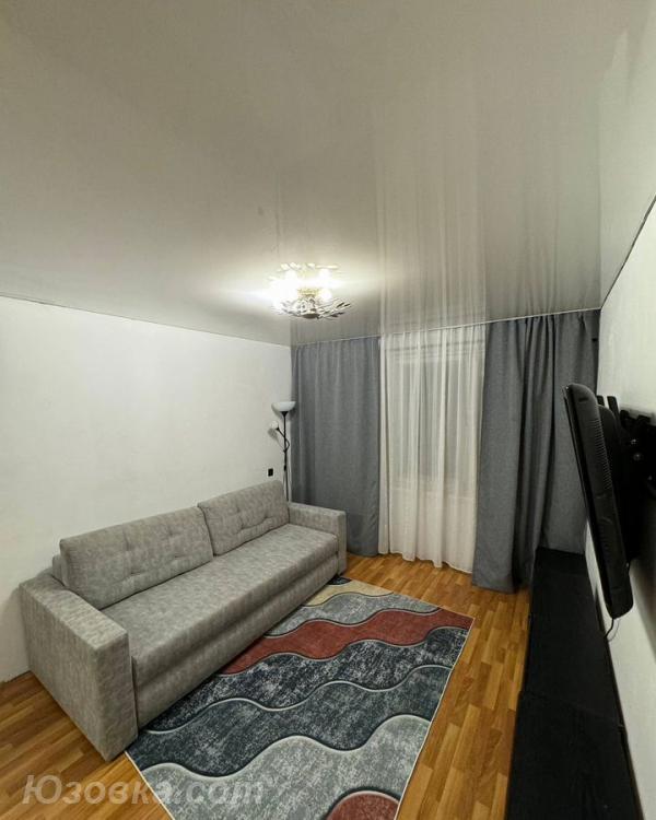 2-комн. квартира, 54м², с мебелью, 2/5 эт., ДОНЕЦК