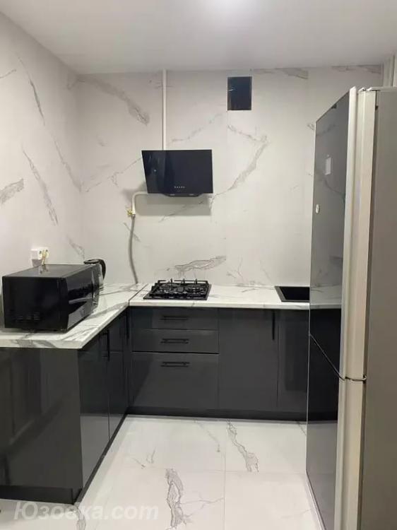 1-комн. квартира, 49м², с мебелью, 2/9 эт., ДОНЕЦК