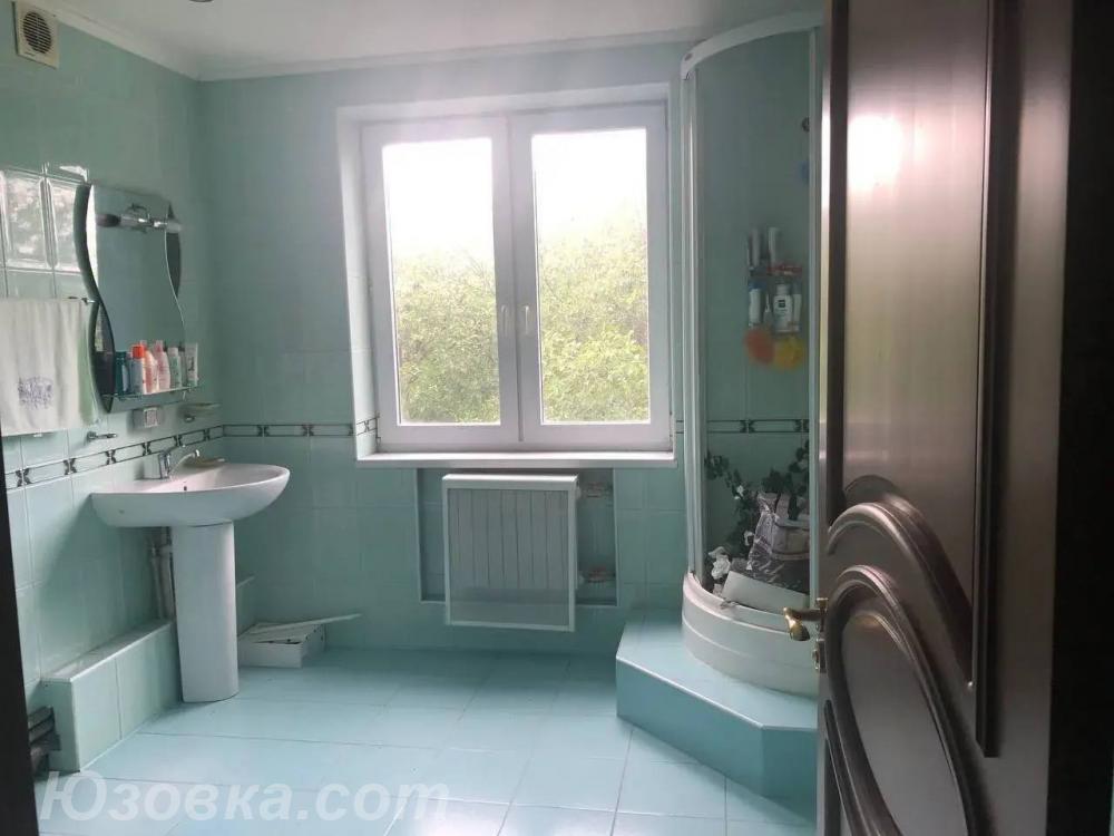 4-комн. квартира, 93м², с мебелью, 3/5 эт., ДОНЕЦК