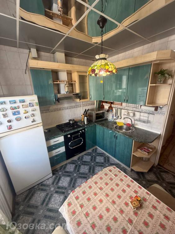 3-комн. квартира, 83 м², вторичка, 4/5 эт., ДОНЕЦК