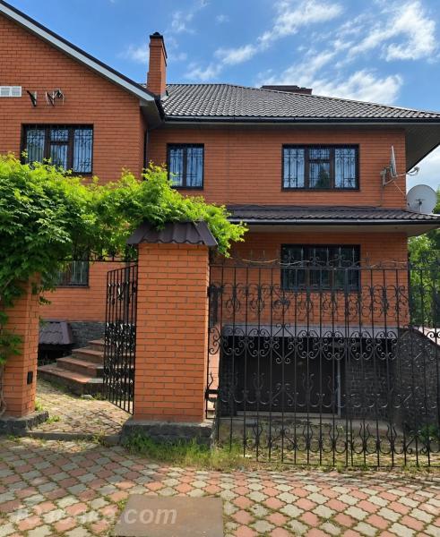 Дом , 400 м², на участке 6,0 сот., ДОНЕЦК
