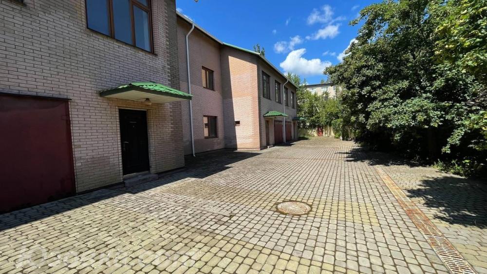 Коттедж , 300 м², на участке 6,0 сот., ДОНЕЦК