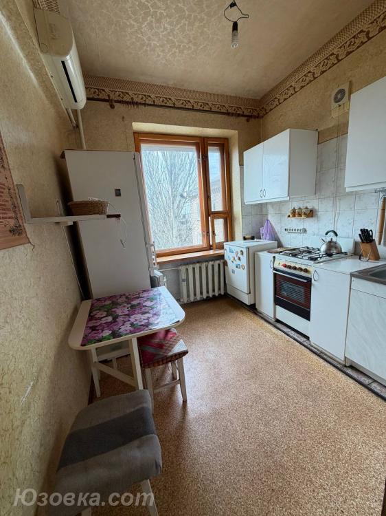 2-комн. квартира, 52 м², вторичка, 5/5 эт., ДОНЕЦК