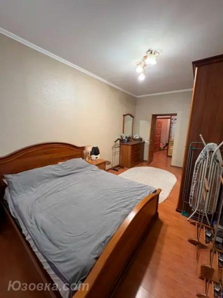 3-комн. квартира, 80 м², вторичка, 4/5 эт., ДОНЕЦК