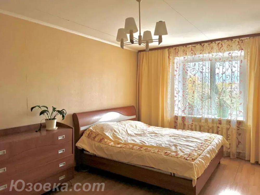 2-комн. квартира, 54м², с мебелью, 2/5 эт., ДОНЕЦК