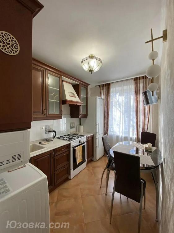 2-комн. квартира, 49м², с мебелью, 4/5 эт., ДОНЕЦК