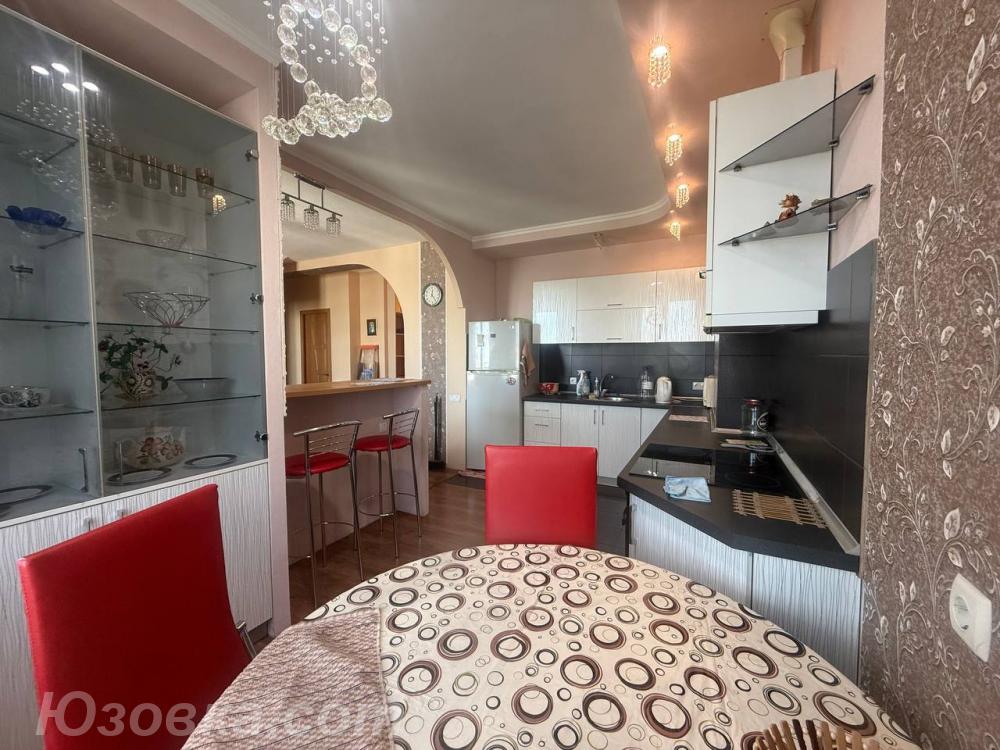 3-комн. квартира, 65м², с мебелью, 10/17 эт.