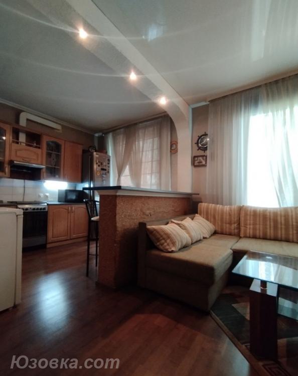 2-комн. квартира, 52 м², вторичка, 3/3 эт., ДОНЕЦК