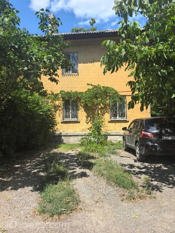 3-комн. квартира, 65 м², вторичка, 2/2 эт., ДОНЕЦК