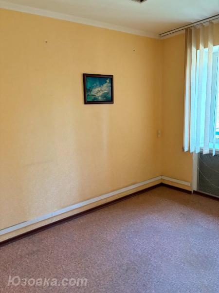 3-комн. квартира, 55 м², вторичка, 1/5 эт., ДОНЕЦК