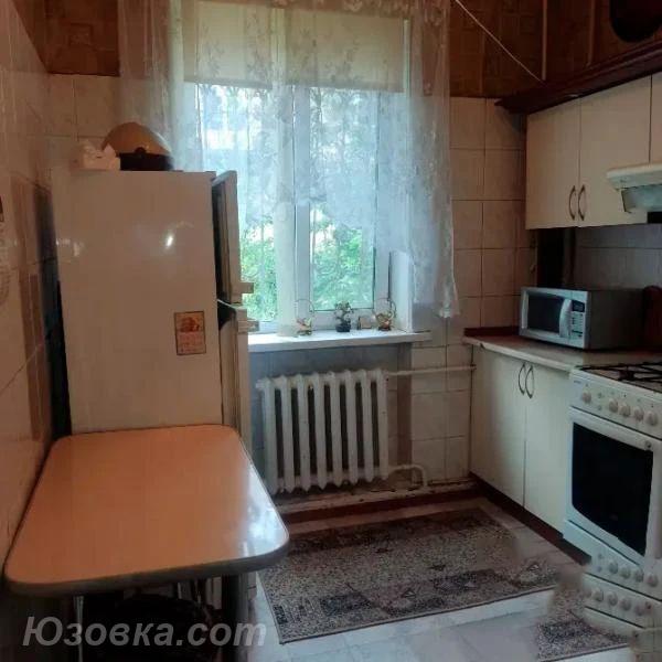 2-комн. квартира, 49 м², вторичка, 1/2 эт., ДОНЕЦК