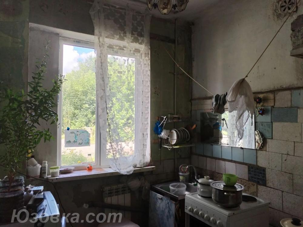3-комн. квартира, 50 м², вторичка, 1/2 эт., Макеевка