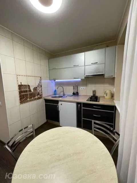 1-комн. квартира, 36м², с мебелью, 3/5 эт., ДОНЕЦК