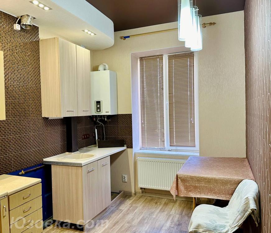 3-комн. квартира, 72 м², вторичка, 2/2 эт., Макеевка