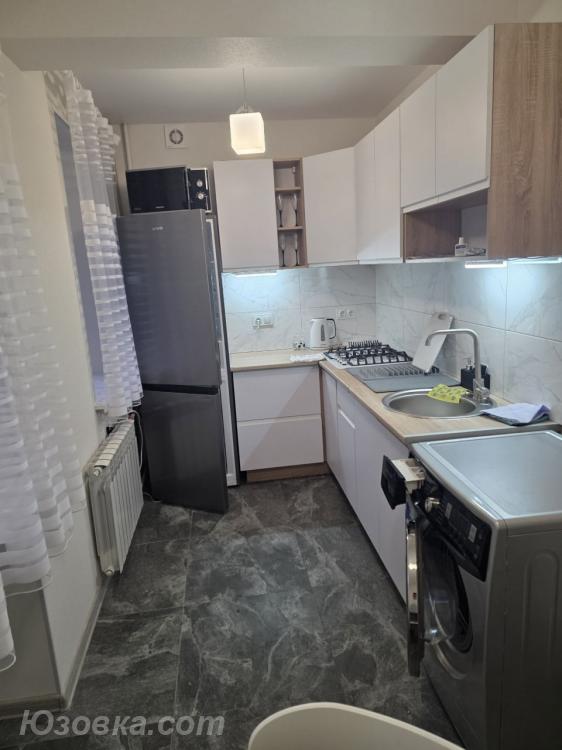 2-комн. квартира, 48м², с мебелью, 1/10 эт.