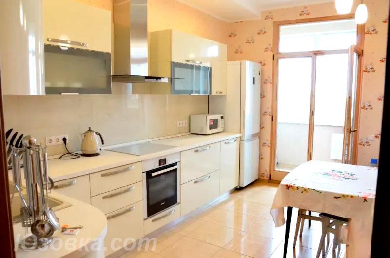 2-комн. квартира, 82 м², вторичка, 7/24 эт., ДОНЕЦК
