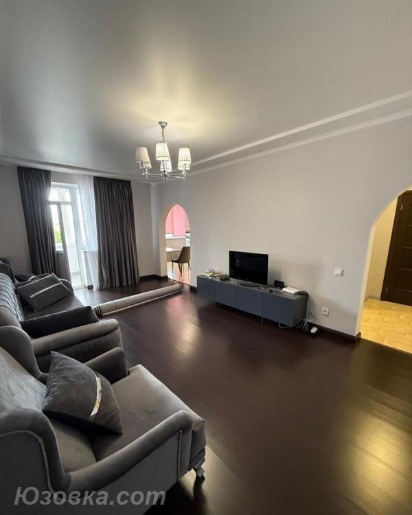 2-комн. квартира, 72м², с мебелью, 4/9 эт.