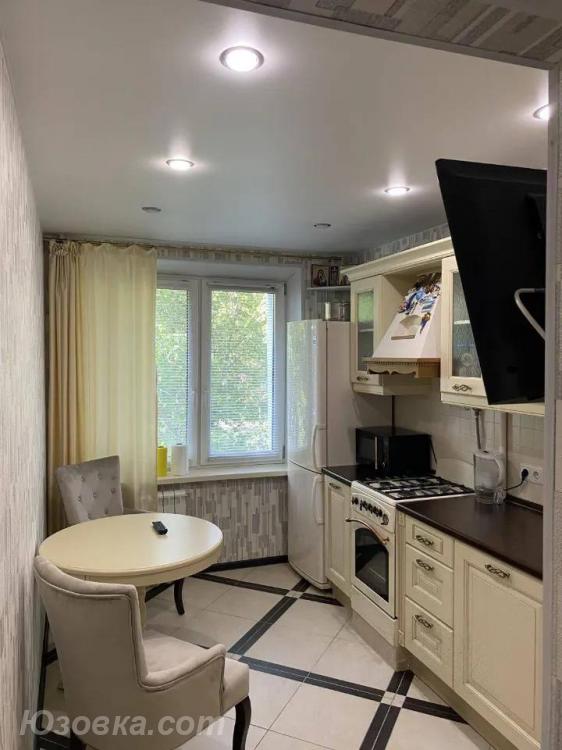 2-комн. квартира, 56м², с мебелью, 2/5 эт., ДОНЕЦК