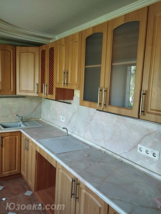 3-комн. квартира, 60 м², вторичка, 1/5 эт., ДОНЕЦК