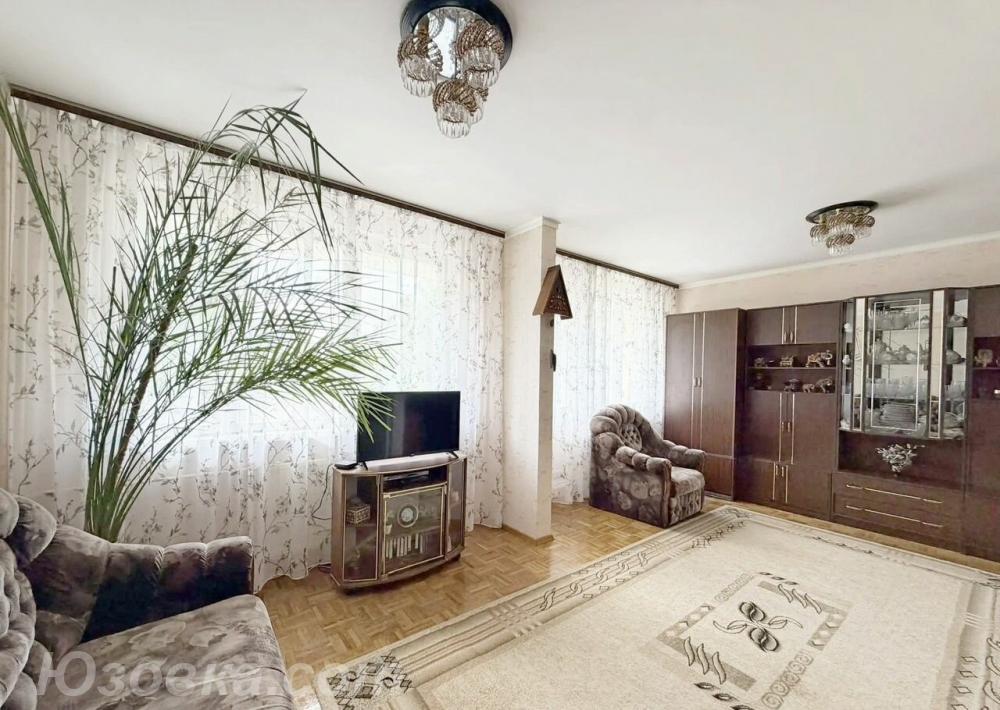 3-комн. квартира, 75м², с мебелью, 4/5 эт., ДОНЕЦК